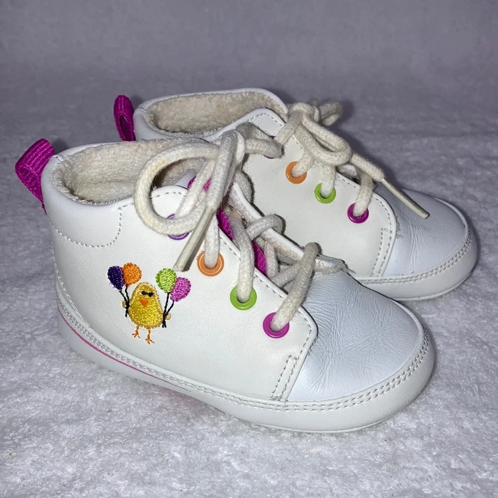 Keds all baby crib shoes white leather embroidered chick balloons size 3